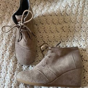 TOMS wedges